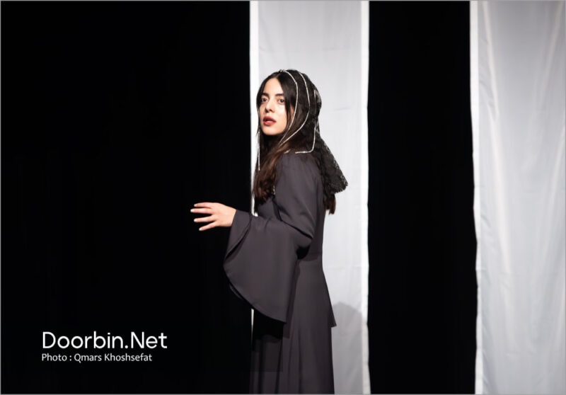 نمایش روایت من؛ هنوز اتفاق نیفتادهام با نویسندگی و کارگردانی نگین بهروزیان در رشت سالن تئاترشهر (سالن سردار جنگل)
